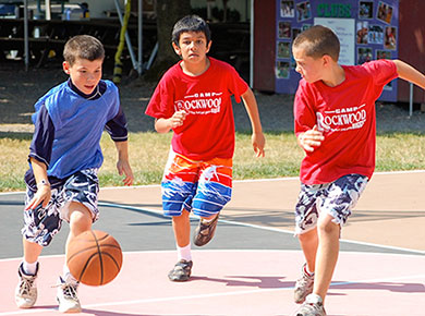 rockwood boys playing basketball